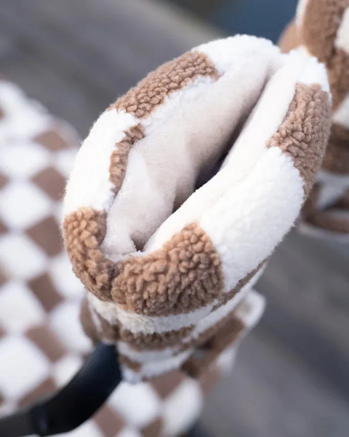 7 AM Checker Berber Warmmuffs