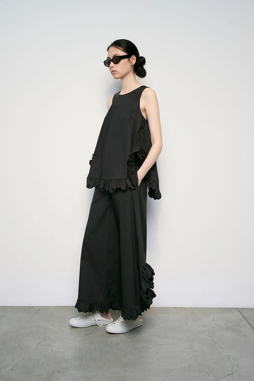 MEIMEIJ Sleeveless Black Black Ruffle Blouse
